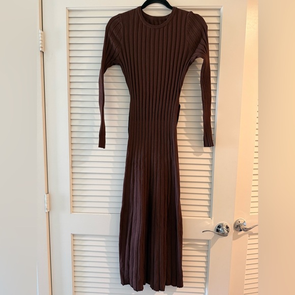 Long Sleeve Ribbed Dress - Picture 3 of 5